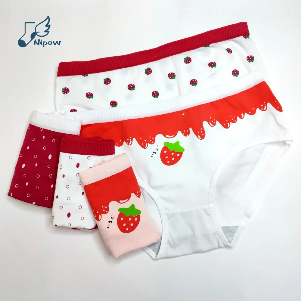 شورت زنانه نخی عروسکی طرح توت فرنگی فروشگاه نی پو